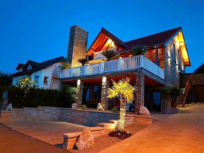 Ferienwohnung Chalet Seenähe - Abendaufnahme