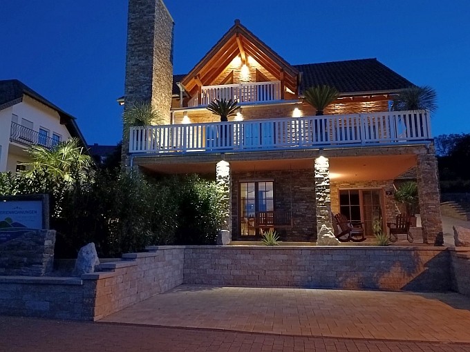 Ferienwohnung Chalet Seenähe - Abendansicht