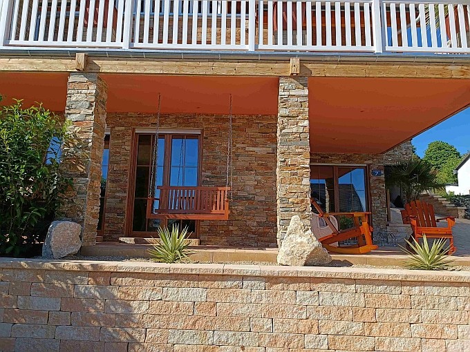 Ferienwohnung Chalet Seenähe - Teil der großen Terrasse