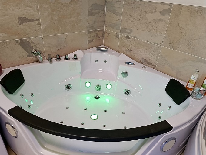 Ferienwohnung Chalet Seenähe - Bad 1: 2 Personen-Whirlpool
