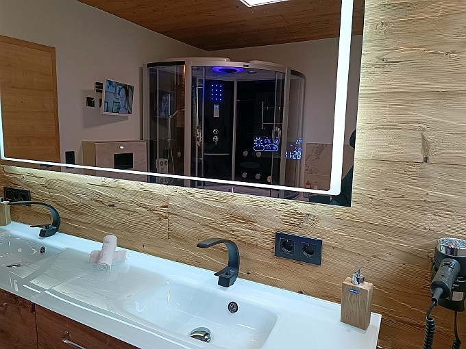 Ferienwohnung Chalet Seenähe - Bad 1: mit Doppelwaschtisch