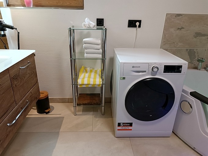 Ferienwohnung Chalet Seenähe - Bad 1: mit Waschmaschine