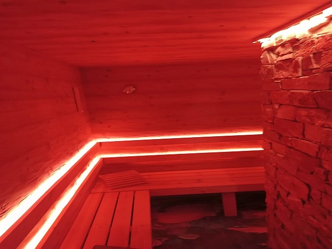 Ferienwohnung Chalet Seenähe - Sauna mit Farbtherapie