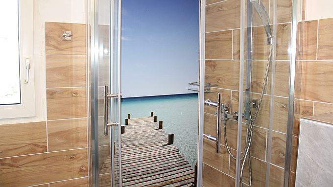 3. Bad im Obergeschoss mit Dusche-Fototapete