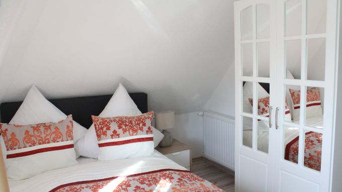 Schlafzimmer Nr. 6, Obergeschoss, Boxspringbett