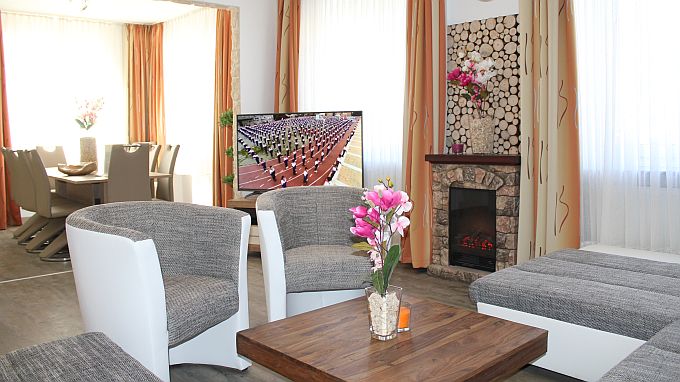 Wohnraum und Esszimmer