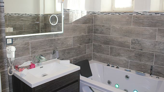 City Ferienhaus Daun, 2. Bad im der 1 Etage, Whirlpool