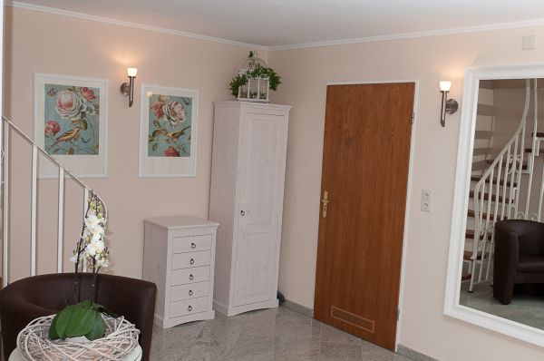 Ferienhaus Kratersee, Garderobe Eingangsbereich
