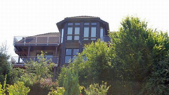 Herrlich am Hang, Richtung See gelegen