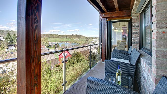 Herrlicher Blick vom großen Balkon, Balkonbestuhlung