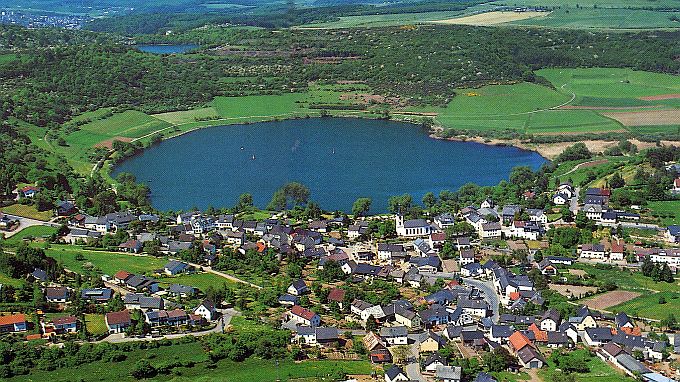 Schalkenmehren, der Ferienort mit dem See