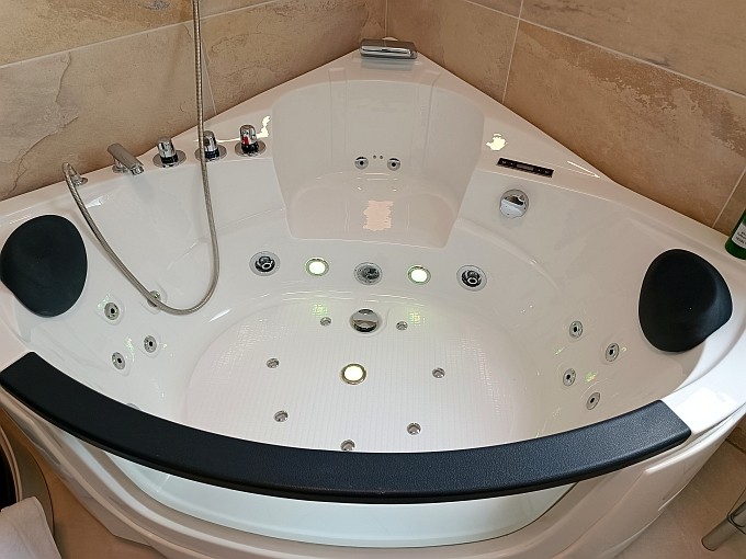 Ferienwohnung Traum-Seeblick, mit 2 Personen Whirlpool