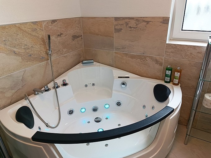 Ferienwohnung Traum-Seeblick, 2 Personen-Whirlpool