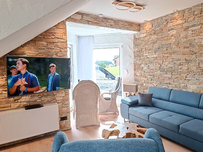 Ferienwohnung Traum-Seeblick, Relaxecke mit 2 Kolonialsesseln, und Traumblick zum See