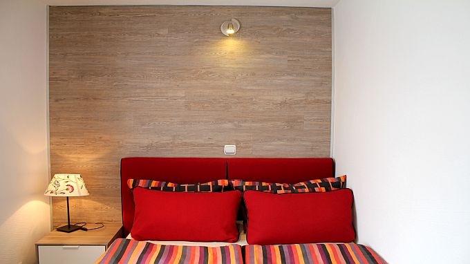 Schlafzimmer Nr. 2 mit 1,40m x 2 m Boxspringbett
