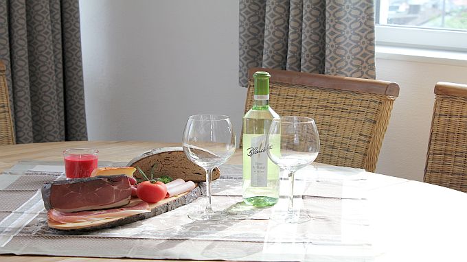 Ferienwohnung Maaridyll, Esstisch, bis 6 Personen