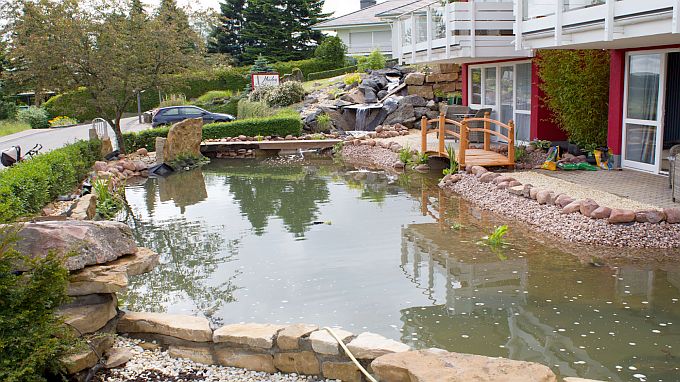 Maarberg Resort, gepflegte Aussenanlagen