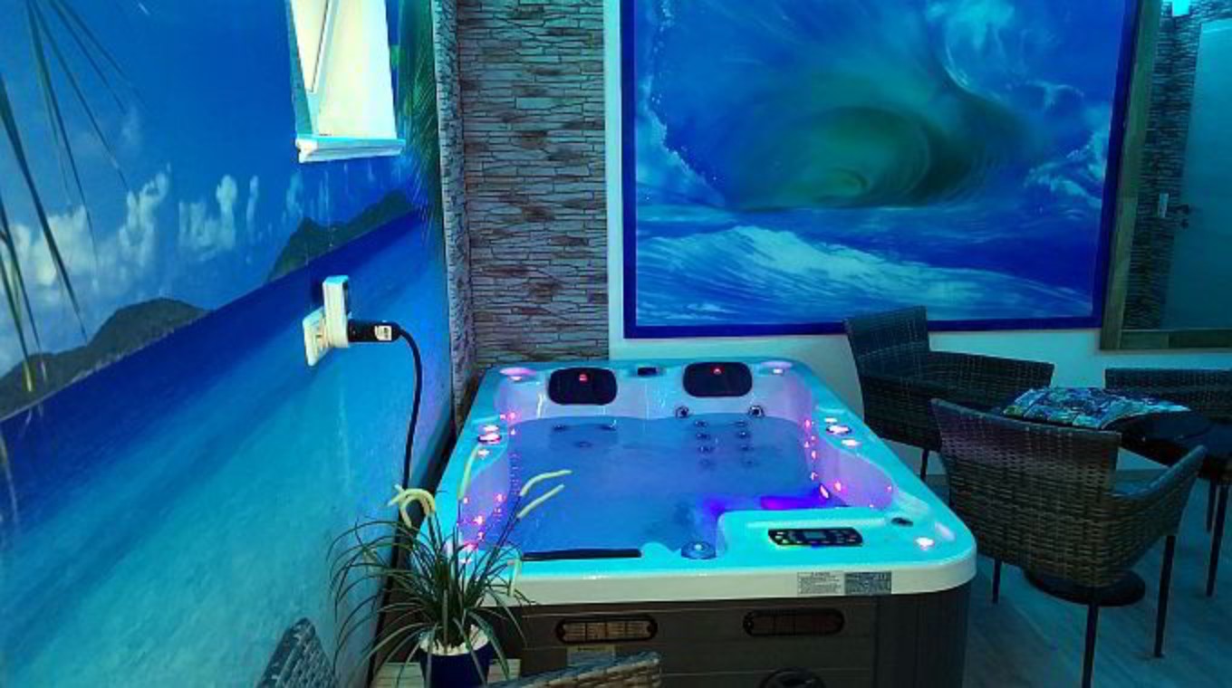 Neue Jacuzzi im Haus (auch zur alleinigen Nutzung) kostenlos nutzbar!