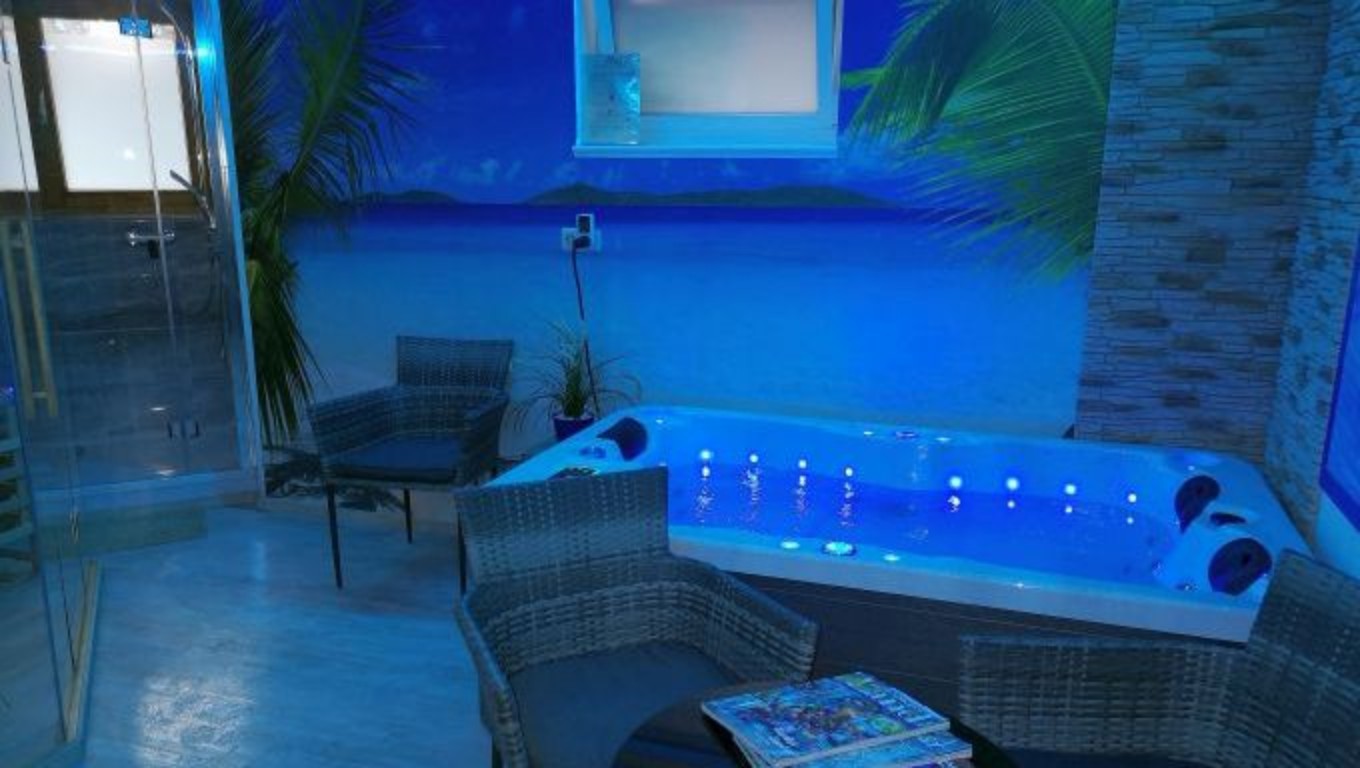 Neue Jacuzzi im Haus (auch zur alleinigen Nutzung) kostenlos nutzbar!