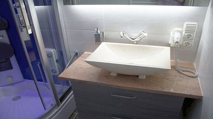 LED Spiegel, Aufsatzwaschbecken