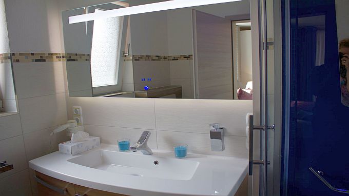 Studio Vulkanhöhe, großes Waschbecken