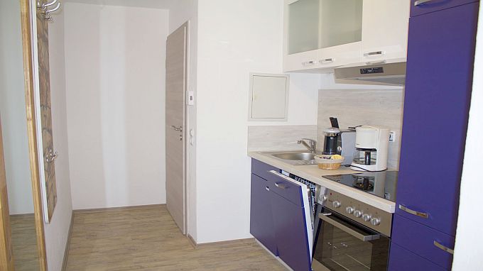 Vulkanhöhe, Küche, Spülmaschine, Kühlschrank
