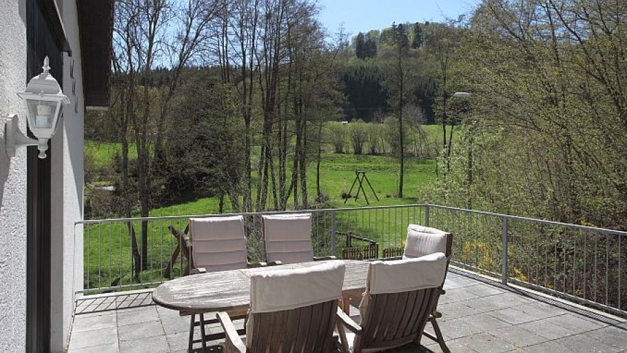 Ferienwohnung Wirschbach, Hochterrasse, Sitzgruppe