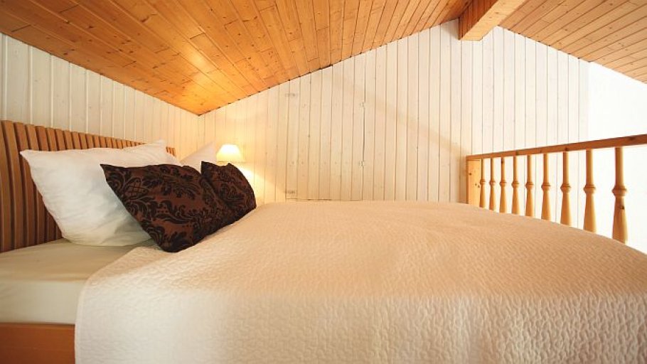 Wirschbach, 3. Bett auf Galerie (franz. Bett)