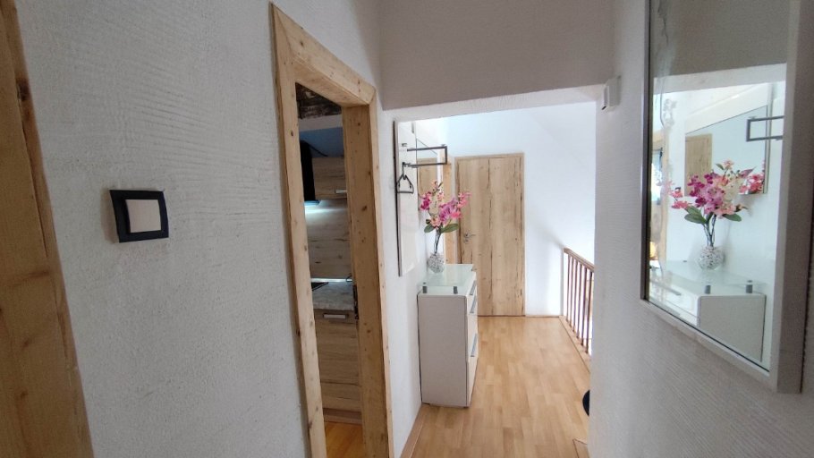 Ferienwohnung Daun - Gang und Garderobe